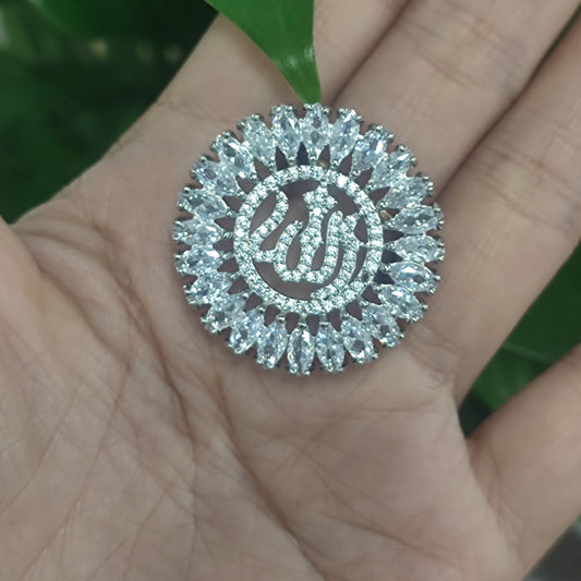 Diamonds arround Necklace