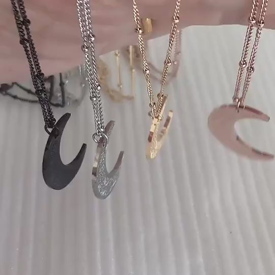 Moon Shaped Ayat ul Kursi Pendant